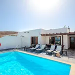 Casa Serena Panoramic Views, Ac And Pool Сasa de vacaciones *
