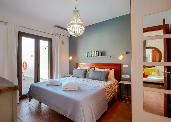 Casa Serena Panoramic Views, Ac And Pool Holiday home *