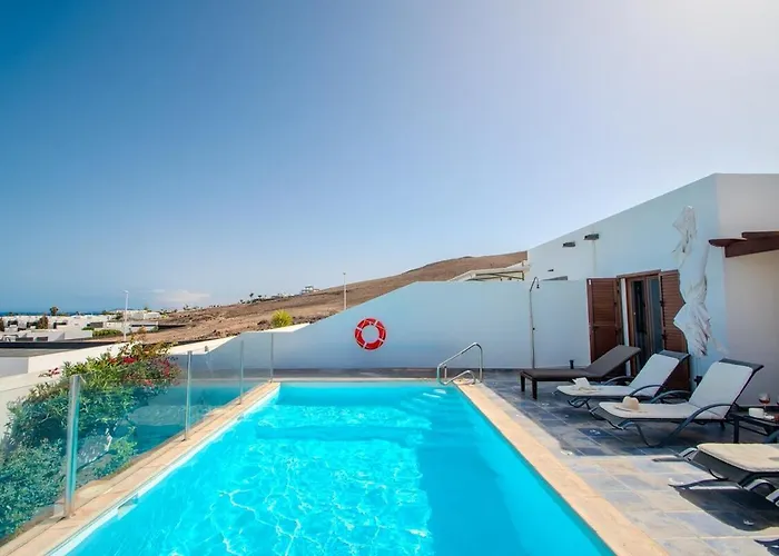 Casa Serena Panoramic Views, Ac And Pool Holiday home *